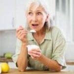 why-you-eat-at-night-–-and-what-your-brain…
